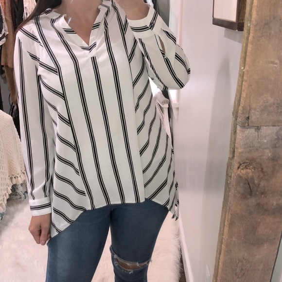 Chico’s 0/small white & black striped tunic top - Picture 2 of 7